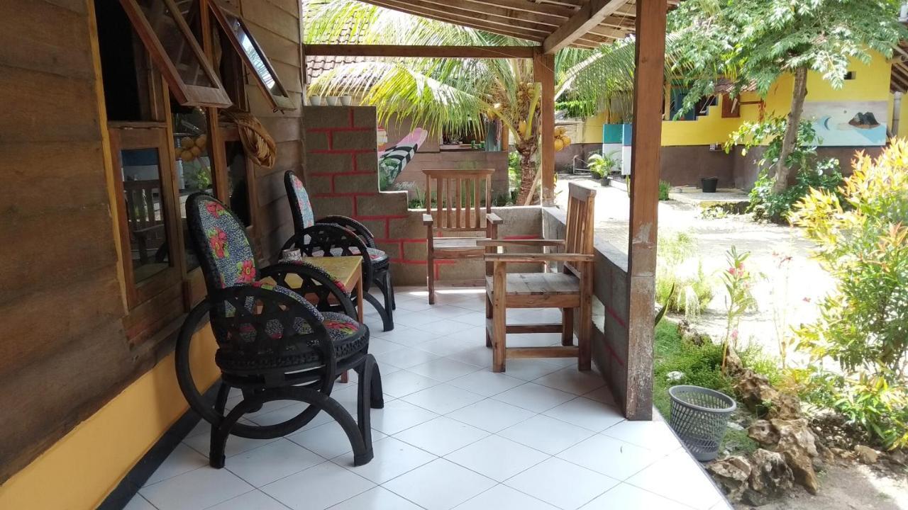 Harry'S Ocean House Watukarung Homestay Kalak Kültér fotó