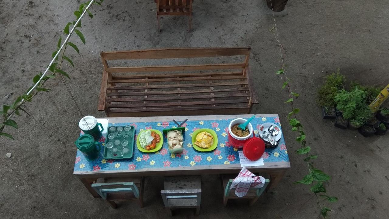 Harry'S Ocean House Watukarung Homestay Kalak Kültér fotó