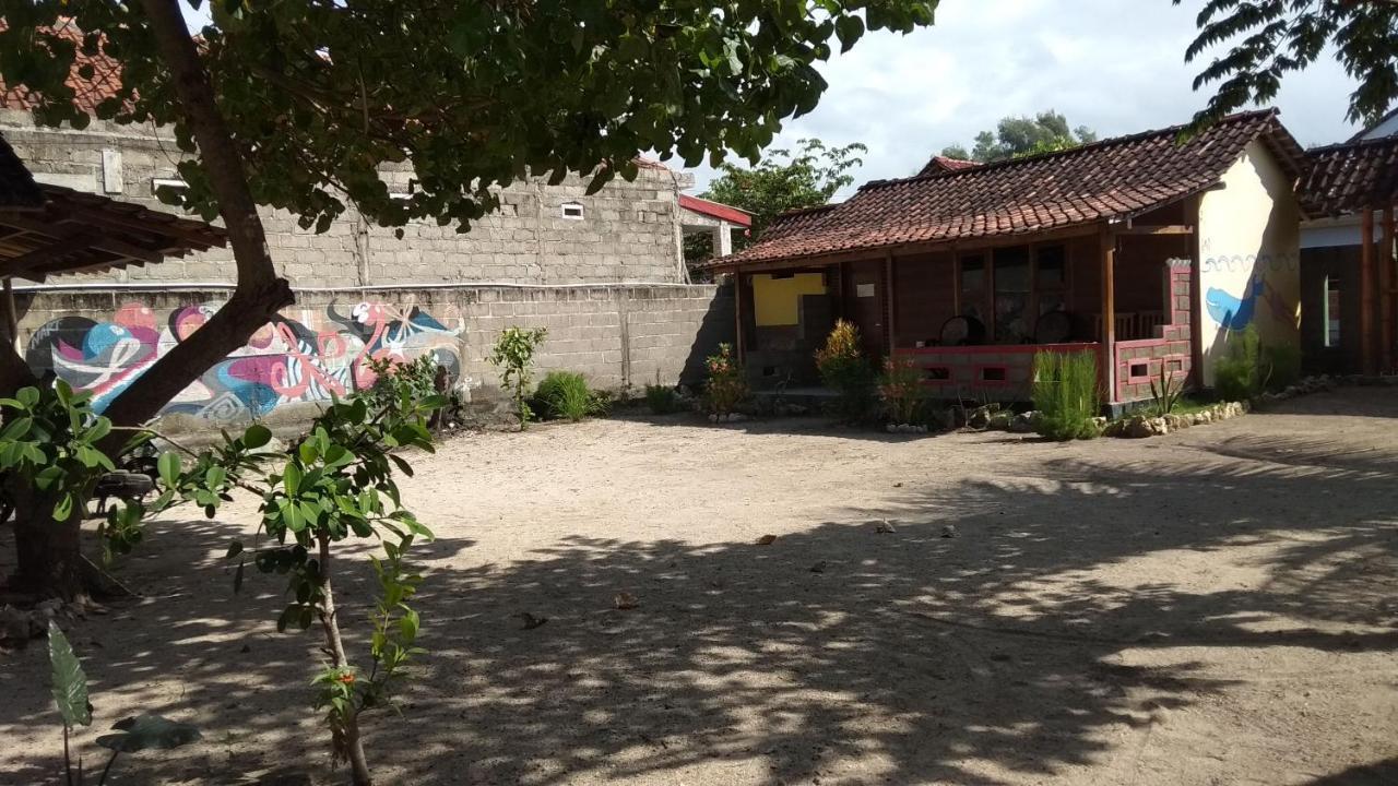 Harry'S Ocean House Watukarung Homestay Kalak Kültér fotó