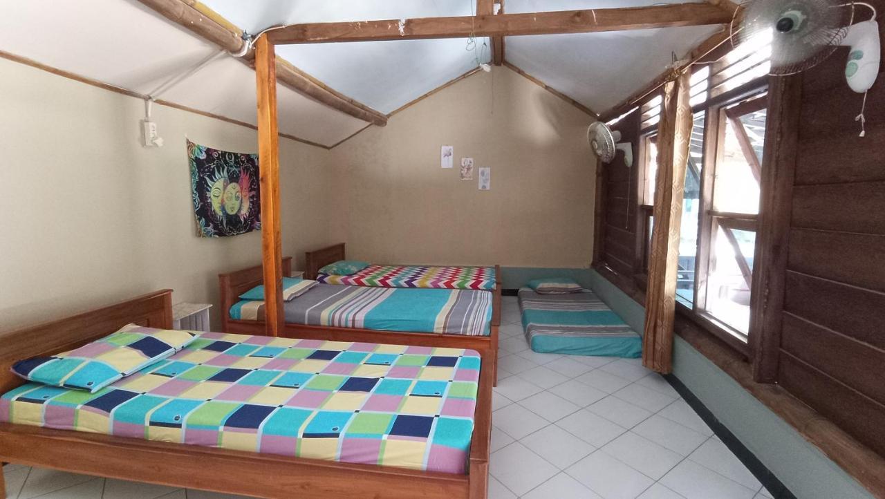 Harry'S Ocean House Watukarung Homestay Kalak Kültér fotó
