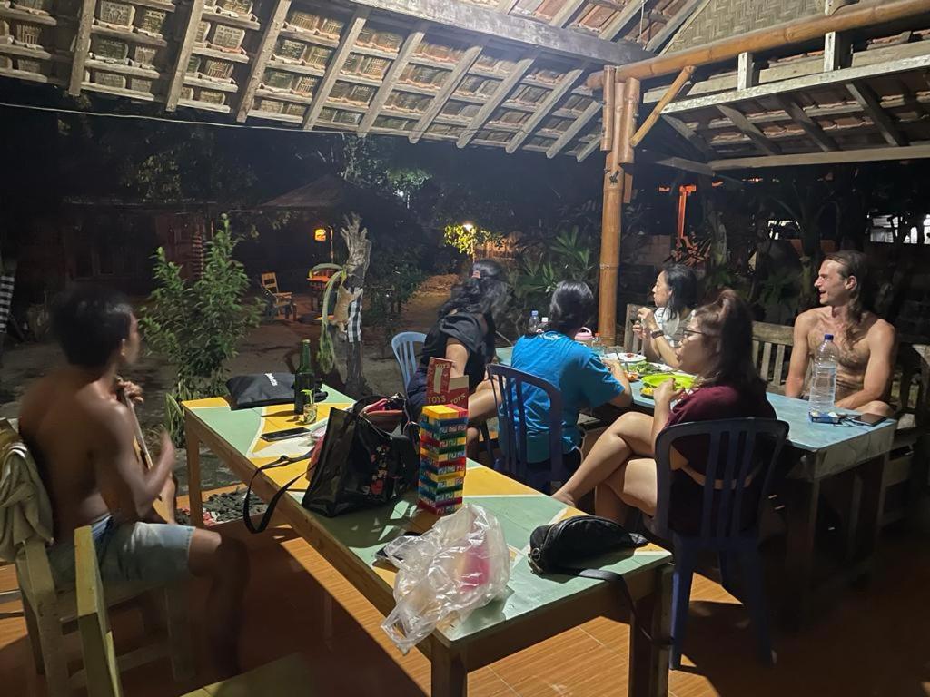 Harry'S Ocean House Watukarung Homestay Kalak Kültér fotó