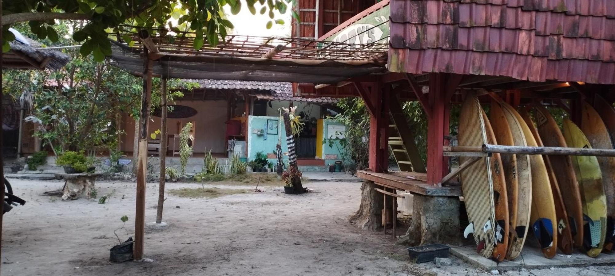 Harry'S Ocean House Watukarung Homestay Kalak Kültér fotó