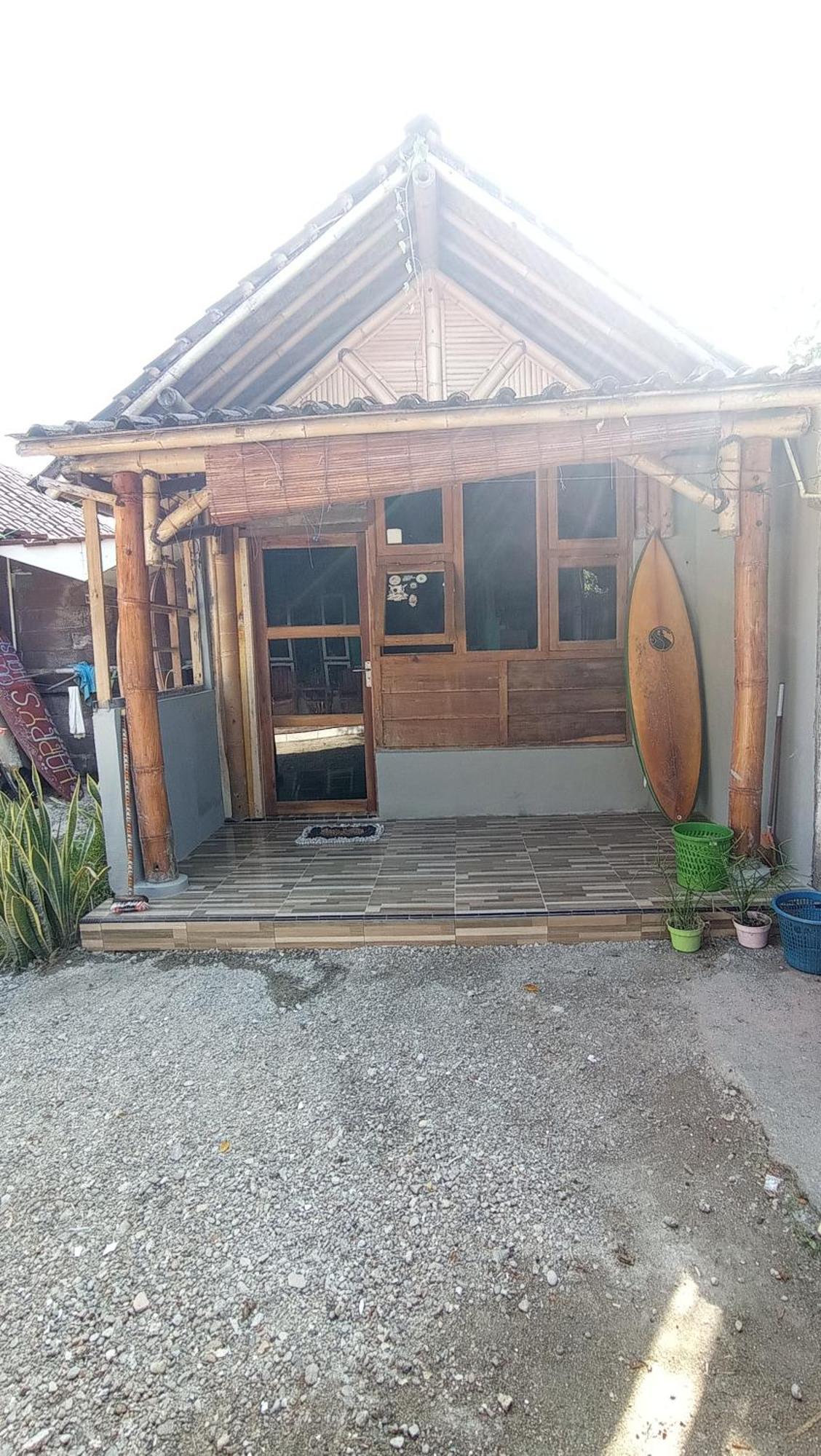 Harry'S Ocean House Watukarung Homestay Kalak Szoba fotó
