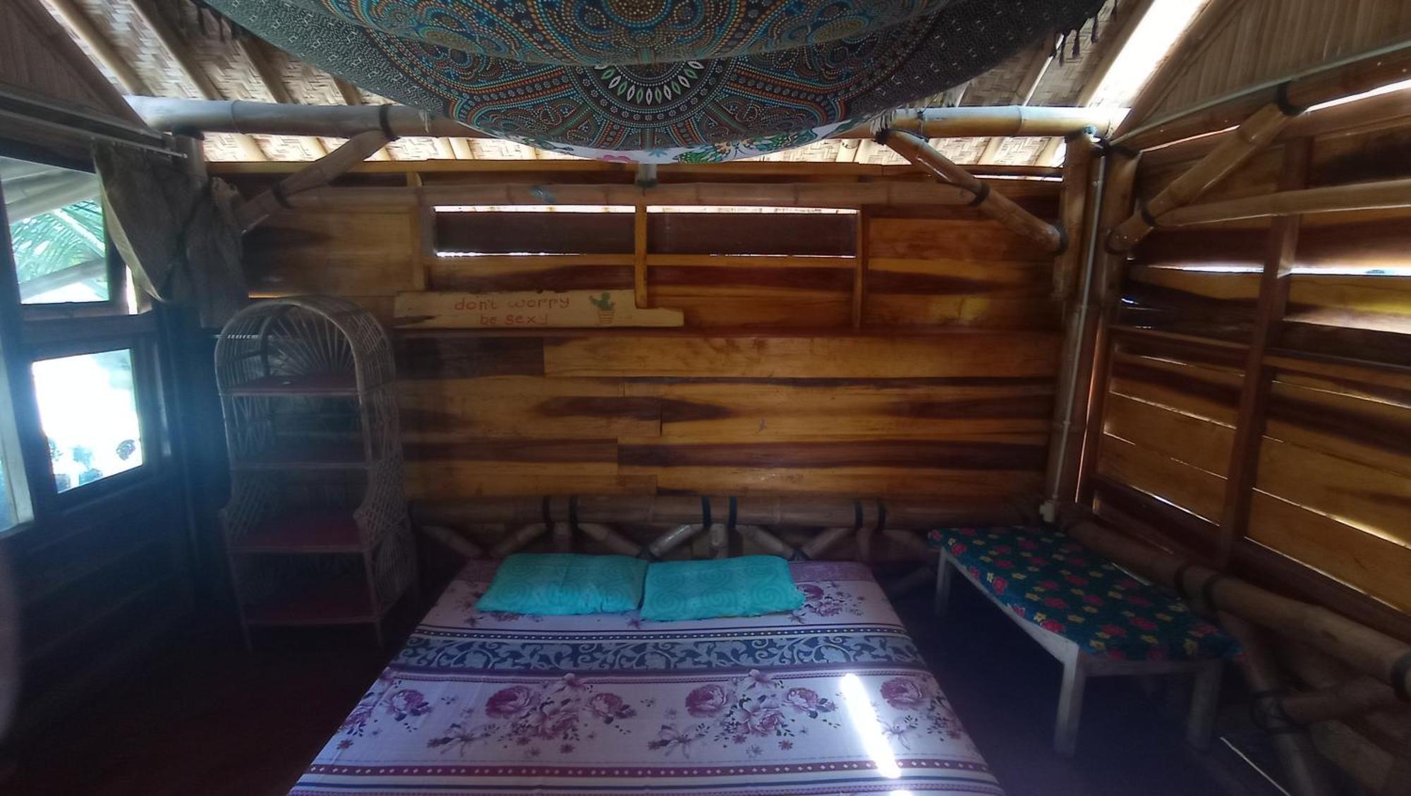 Harry'S Ocean House Watukarung Homestay Kalak Szoba fotó