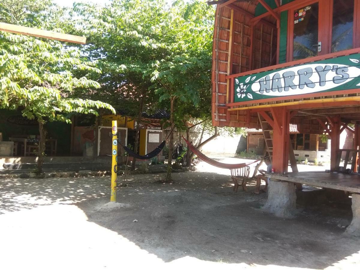 Harry'S Ocean House Watukarung Homestay Kalak Kültér fotó